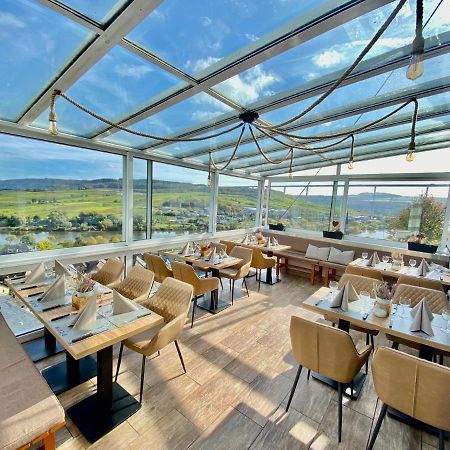 Hotel Restaurant Wuerzig In Юрциґ Екстер'єр фото