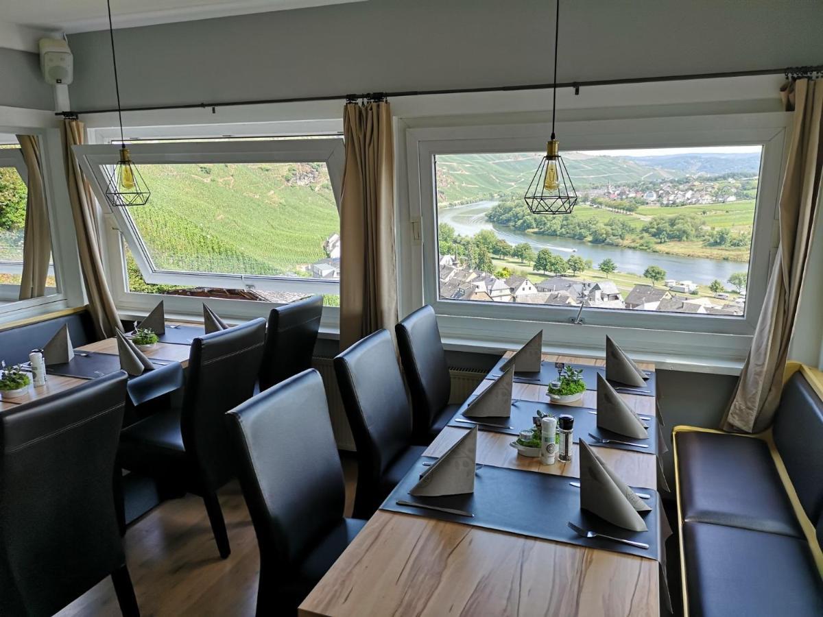 Hotel Restaurant Wuerzig In Юрциґ Екстер'єр фото
