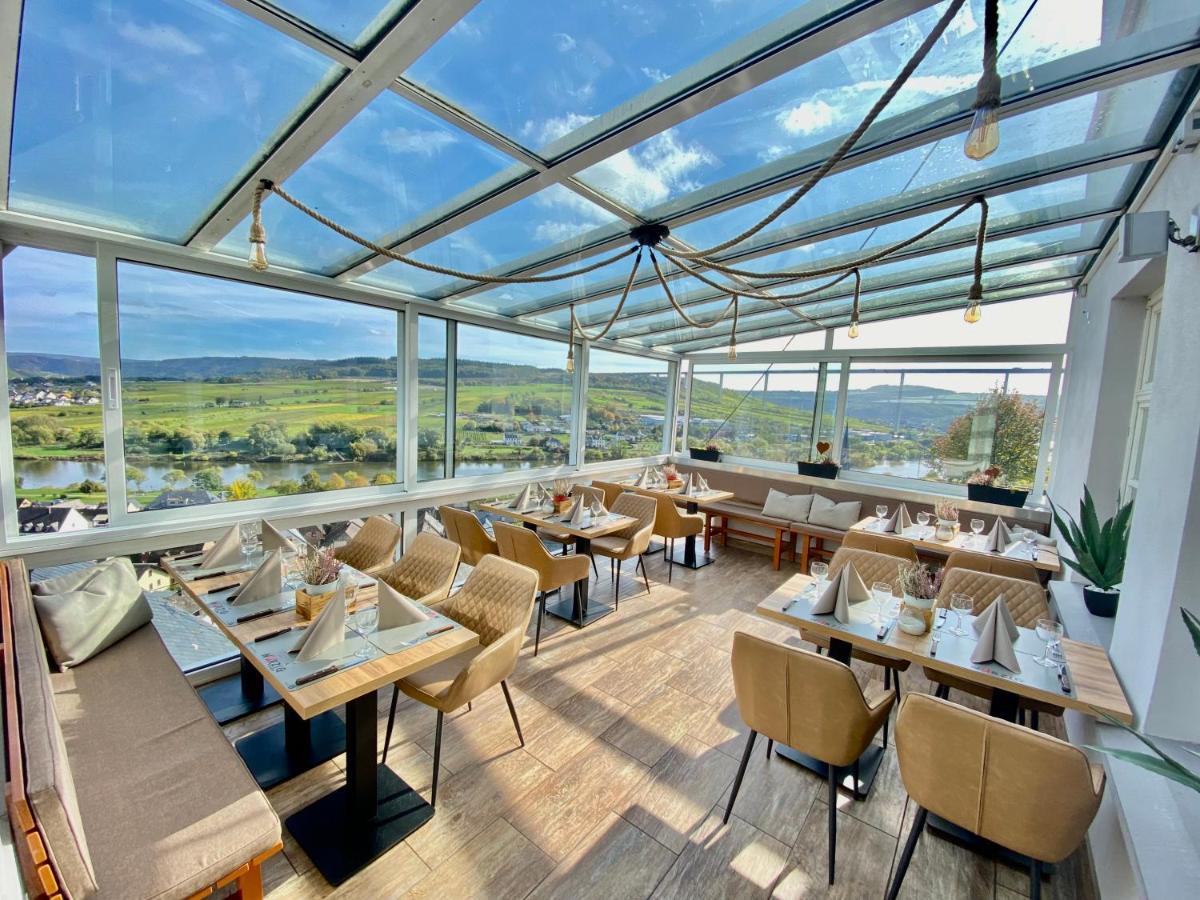 Hotel Restaurant Wuerzig In Юрциґ Екстер'єр фото