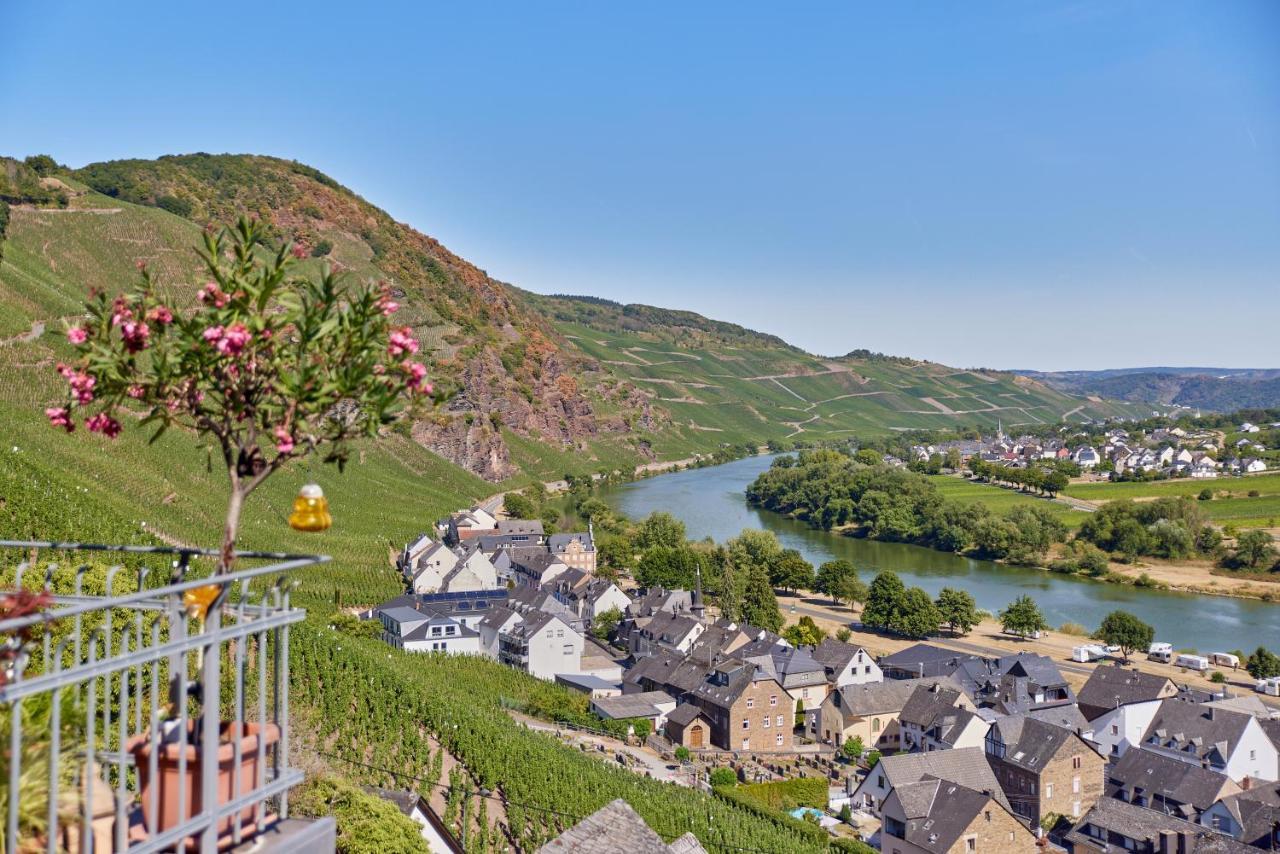 Hotel Restaurant Wuerzig In Юрциґ Екстер'єр фото