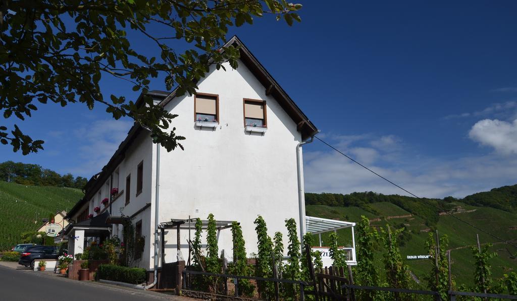 Hotel Restaurant Wuerzig In Юрциґ Екстер'єр фото